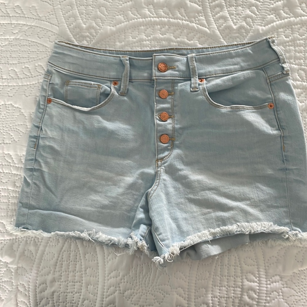 Universal Thread denim Jean shorts. High waisted. Button fly. Size 29.